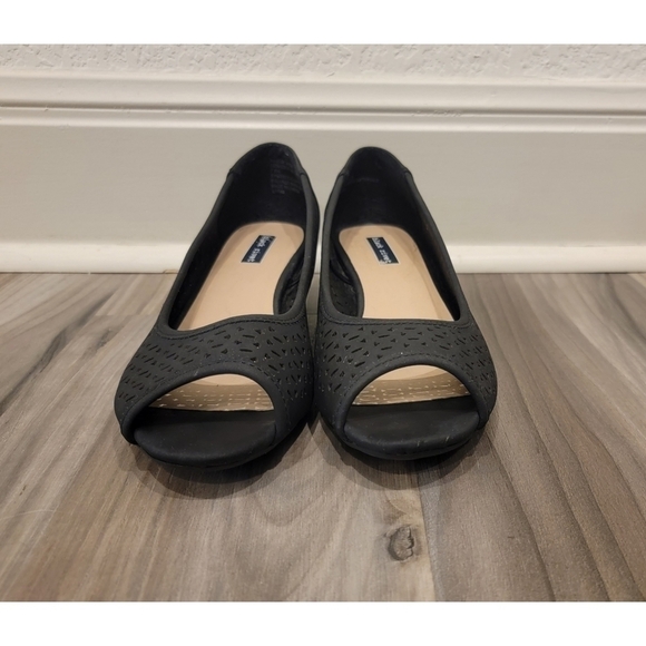 Women's Black Rivet Open Toe Wedges - Picture 5 of 7